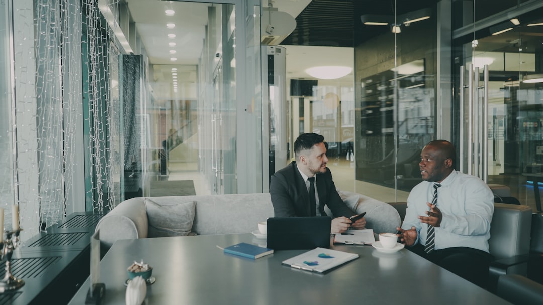 Lương C-Level Tại Việt Nam: CEO, CFO, CTO Kiếm Được Bao Nhiêu?