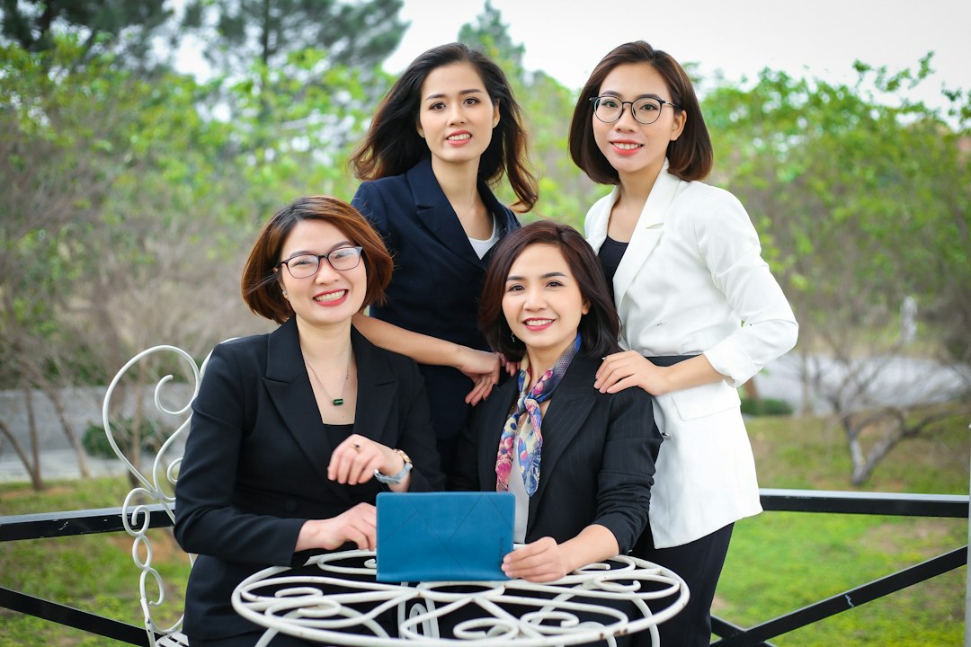tuyển dụng sinh viên mới ra trường - quy trình và phương pháp | TalentHunter.asia
