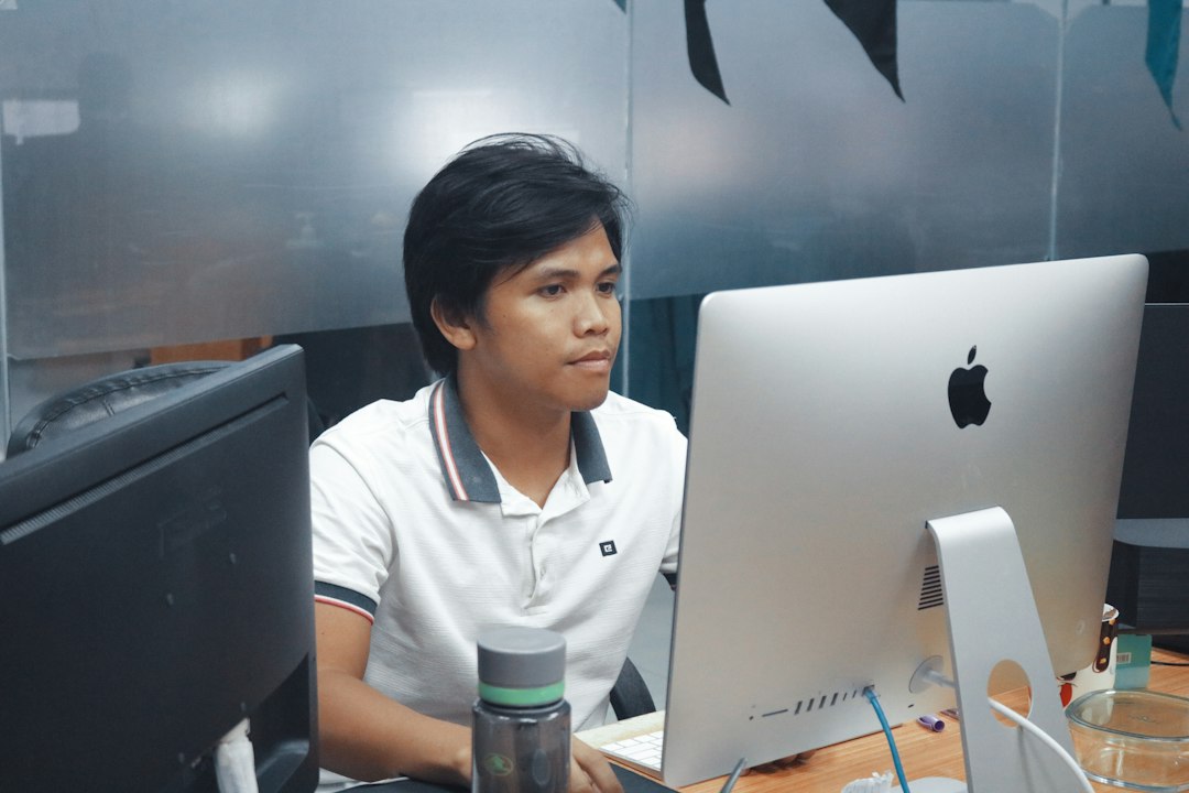 Headhunter Như HLV Bóng Đá: Bí Quyết Tuyển Đúng Người